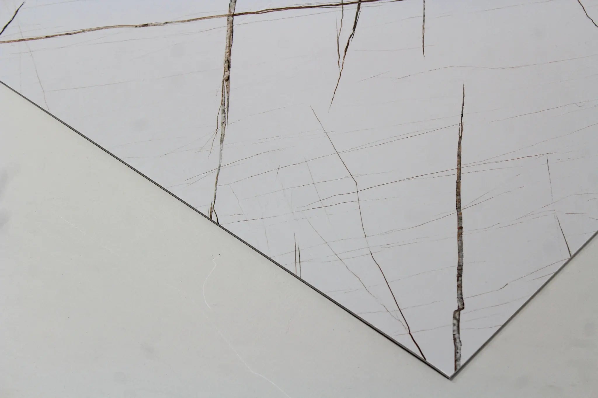 Wandpaneel marmerlook White Nero 280x120cm – Hoogglans