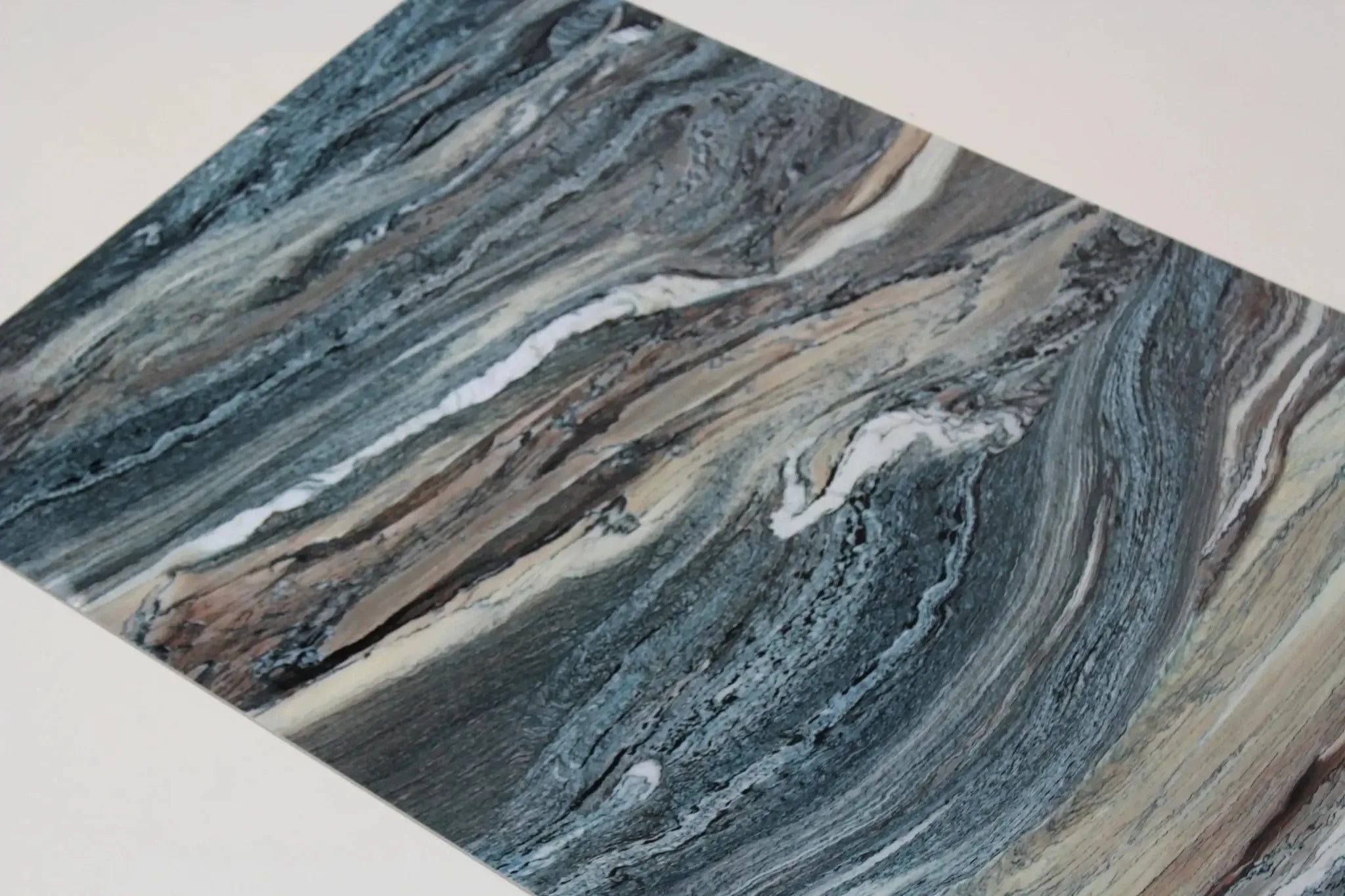 Waterbestendig Wandpaneel Ocean waves 280x120cm – Hoogglans