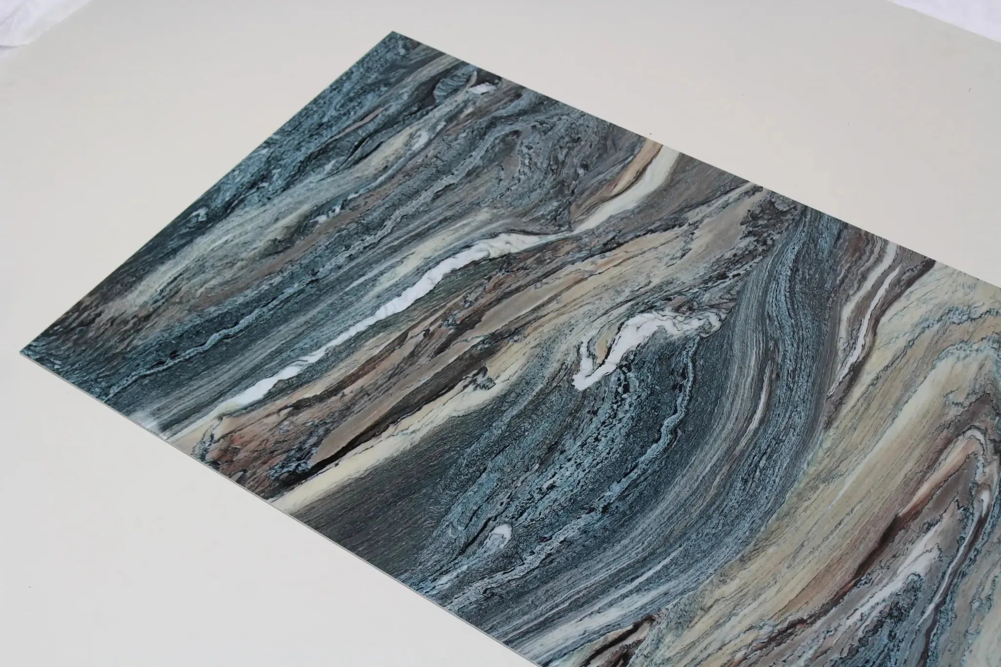 Waterbestendig Wandpaneel Ocean waves 280x120cm – Hoogglans