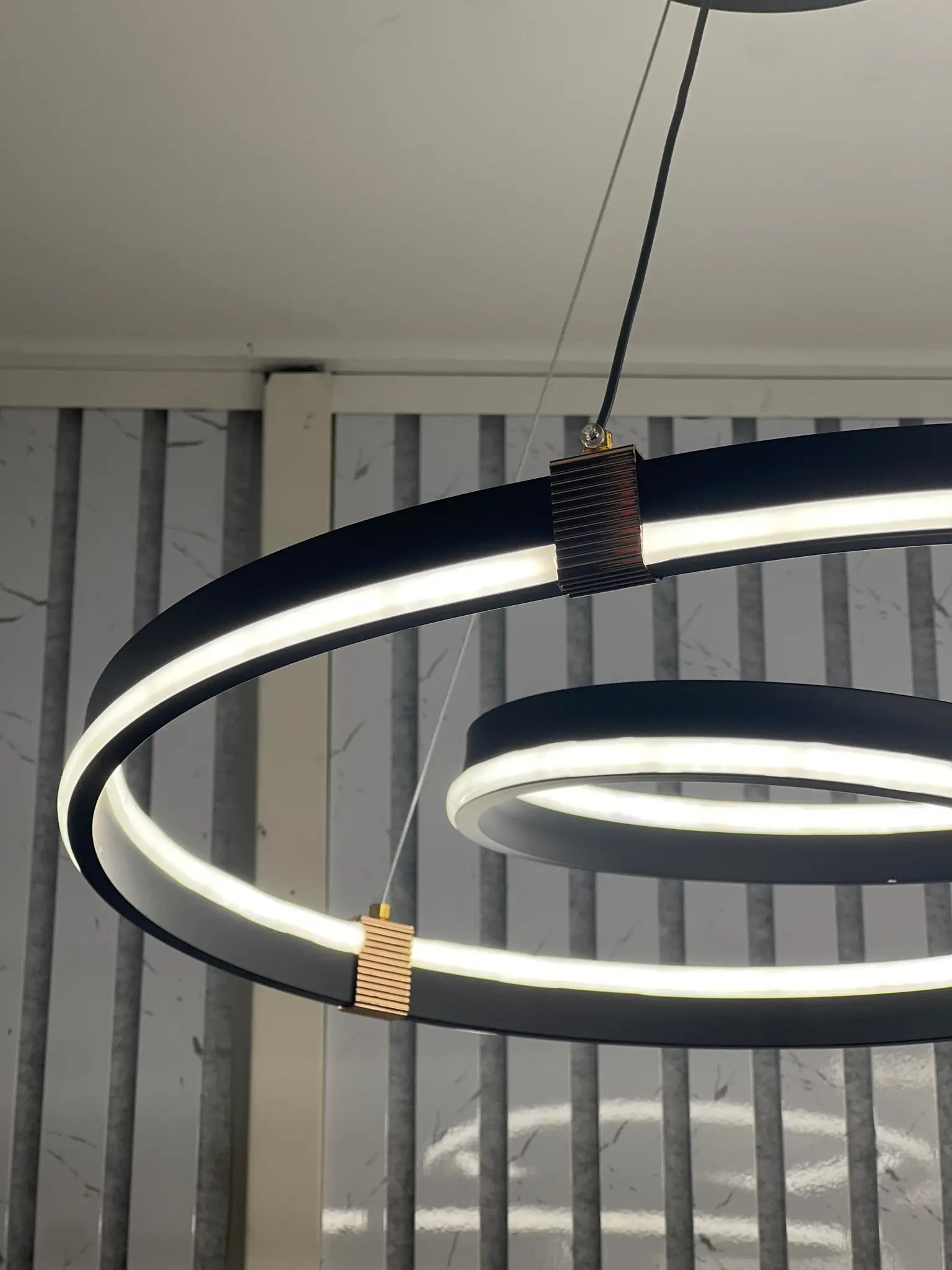 Luxe Hanglamp Spiraal zwat met Modern Design – Hanglampen